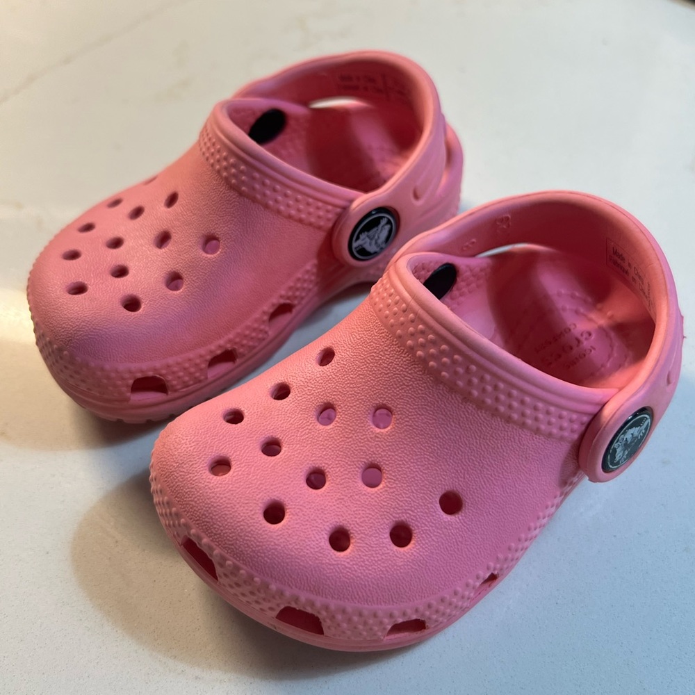 Toddler Size 4 Crocs, very good condition!